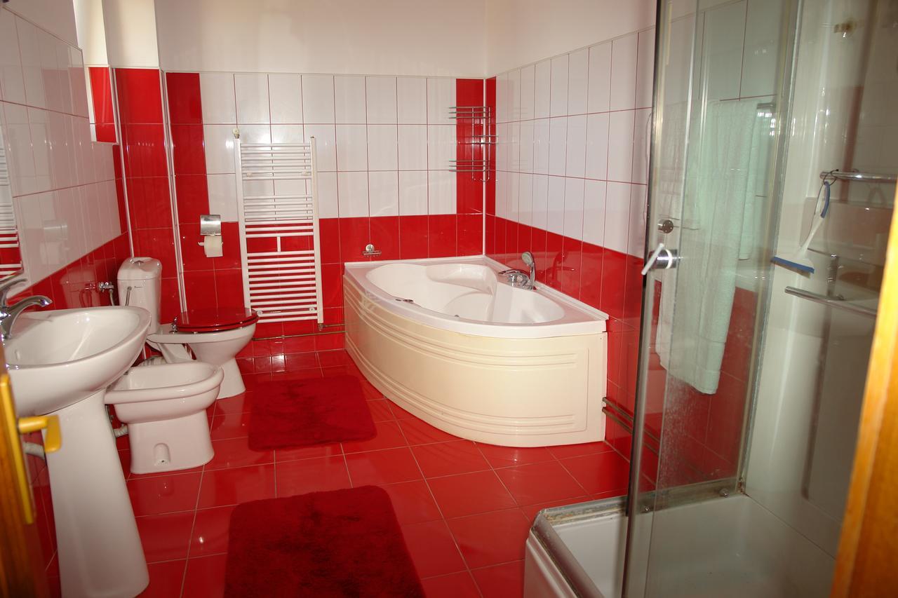 Pensiunea Casa Benko Bacau Luaran gambar