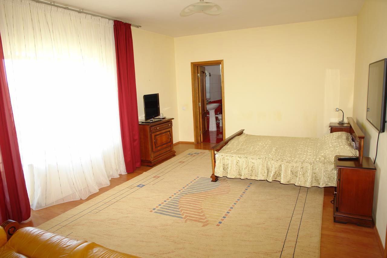 Pensiunea Casa Benko Bacau Luaran gambar