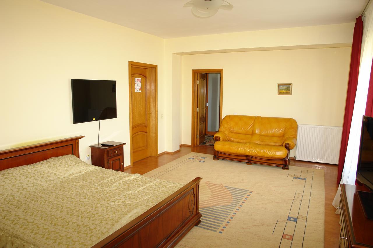 Pensiunea Casa Benko Bacau Luaran gambar