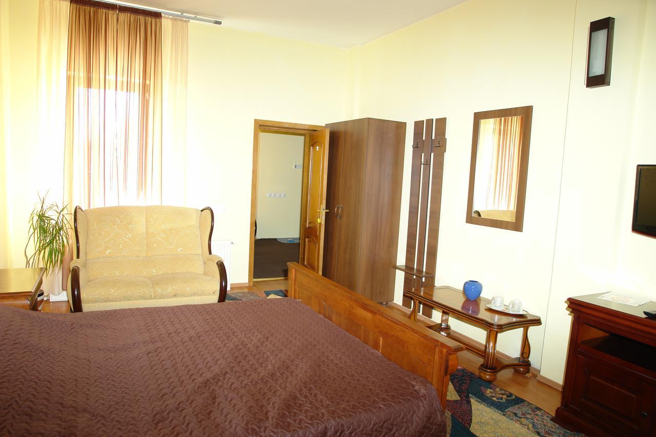Pensiunea Casa Benko Bacau Luaran gambar