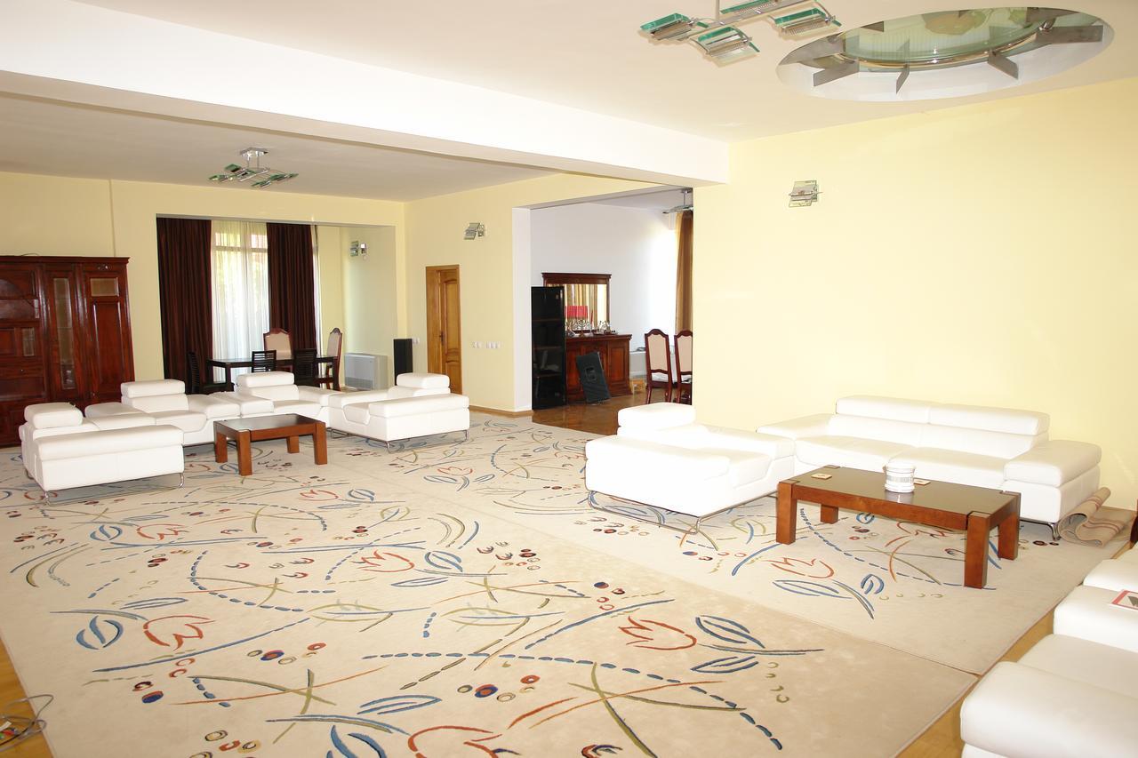 Pensiunea Casa Benko Bacau Luaran gambar